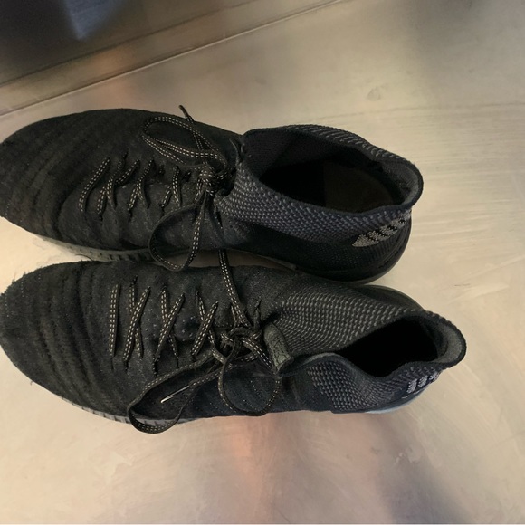 Under Armour high top running shoes - Picture 3 of 5